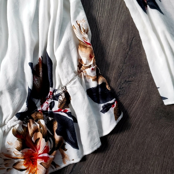 Top - Picture 2 of 3